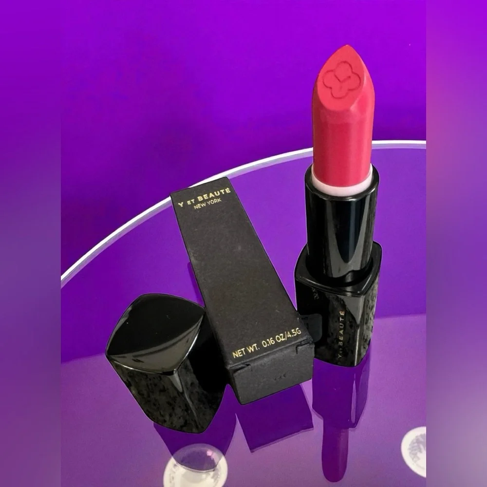 Y ET BEAUTÉ HIGH PERFORMANCE LIPSTICK - NO 11. NEW IN BOX. CERTIFIED ORGANIC.